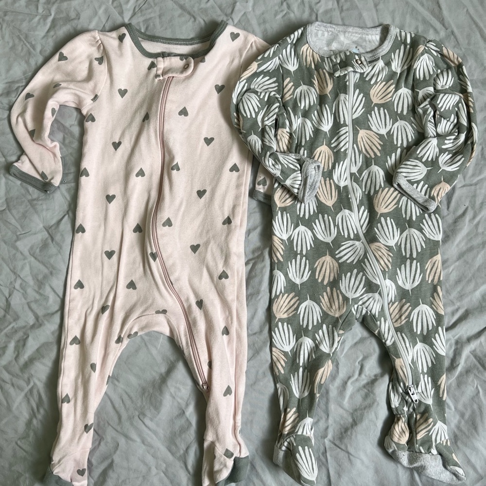 Lot of 2 cloud island girls sleepers